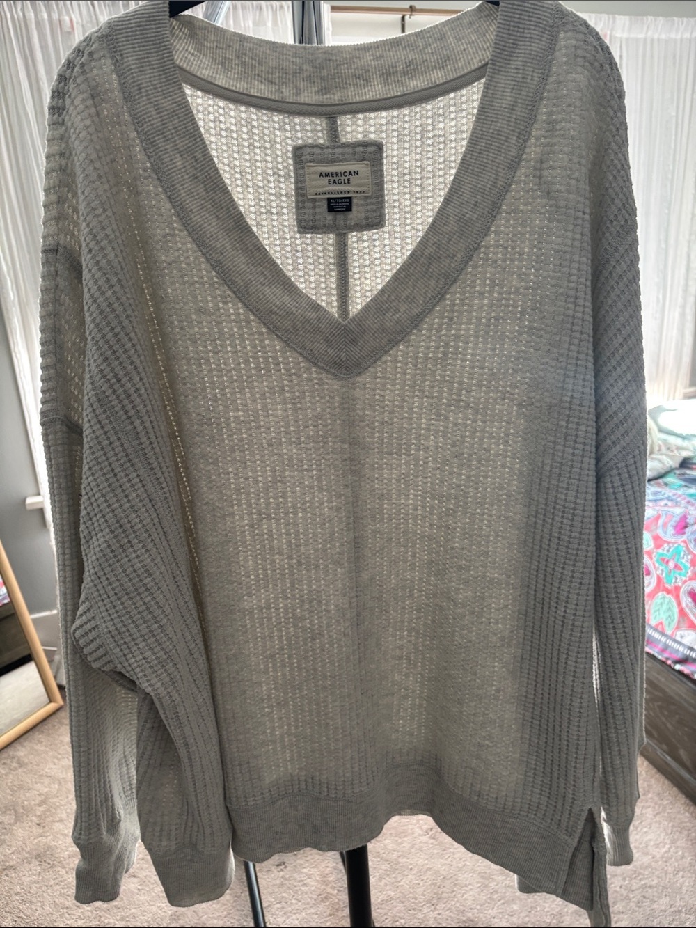 American Eagle Outfitters Heather Gray V-Neck Waffle Knit Sweater